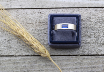 Yogo Sapphire Ring