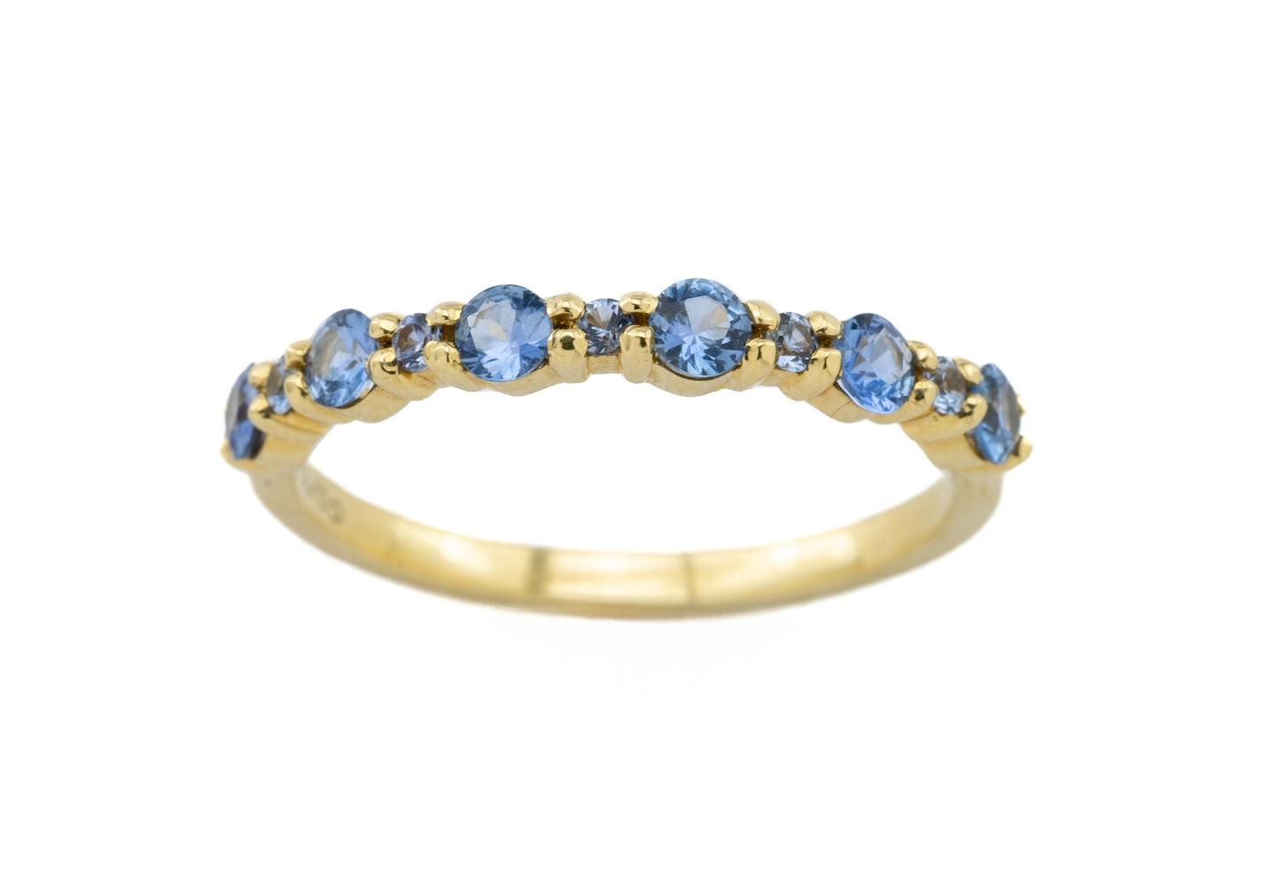 14K Yogo Sapphire Band