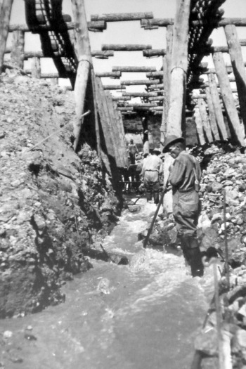 Washing the ore by hand