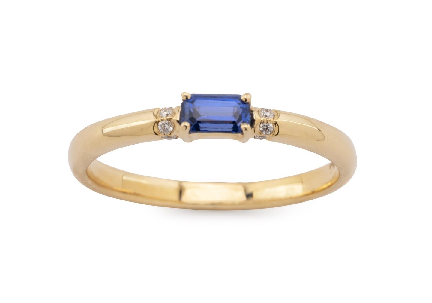 14K Yogo Sapphire Baguette Band