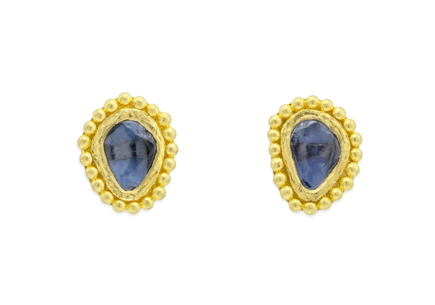 18K Granulation Yogo Sapphire Stud Earrings | Aurum Collection